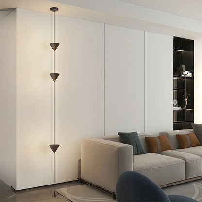 Colonna | Architecturale Vloer Tot Plafond Lamp – Minimalistisch Design Met Kegelvormige Led-Elementen